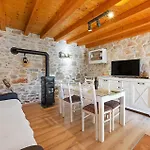 One-bedroom In Holiday home Konjevrate