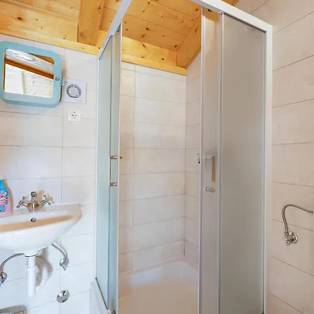 2 Bedroom Lovely In Konjevrate