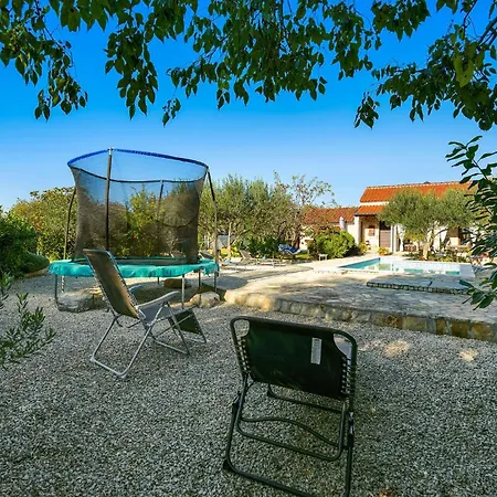 One-bedroom In Holiday home *