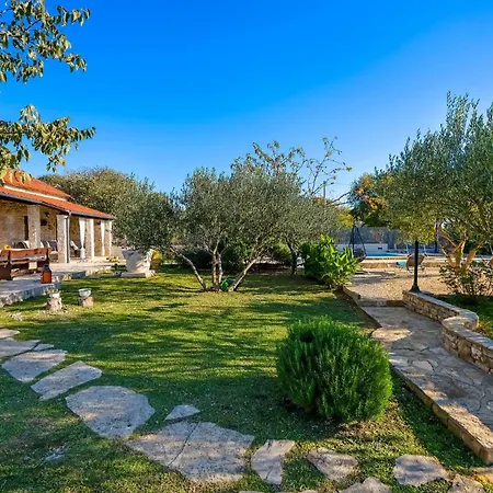 One-bedroom In Dom wakacyjny Konjevrate